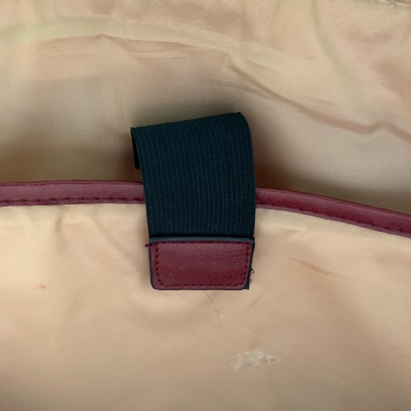 Vintage Red Leather Purse - Picture 4 of 11